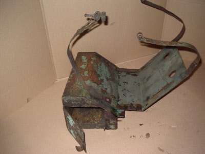 Kramer KA 15 Werkzeugkasten und Tankbock 
